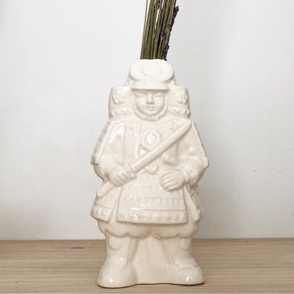 Gakkeikan Samurai Sake Porcelain Bottle/Decanter/Vase - Picture 3 of 6